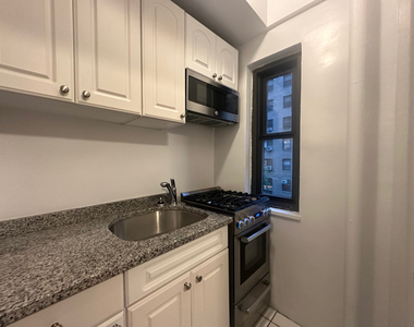 141 East 56th Street - Photo Thumbnail 10
