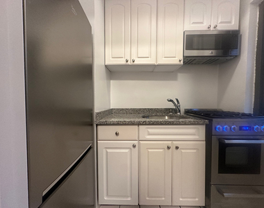 141 East 56th Street - Photo Thumbnail 9