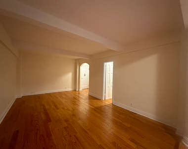 141 East 56th Street - Photo Thumbnail 3