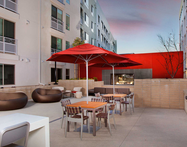 639 N. Broadway - Photo Thumbnail 33