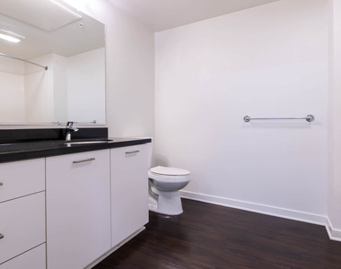 639 N. Broadway - Photo Thumbnail 17