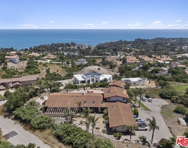 6160 Zumirez Dr - Photo Thumbnail 25