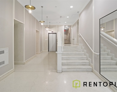 487 Keap Street - Photo Thumbnail 6