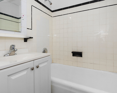 East 38th St - Photo Thumbnail 4