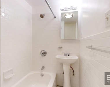 East 89th Street and Second Avenue  - Photo Thumbnail 2