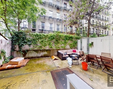 East 89th Street and Second Avenue  - Photo Thumbnail 3