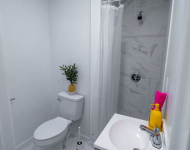 312 East 51st Street - Photo Thumbnail 2