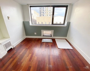 775 Hart Street - Photo Thumbnail 3