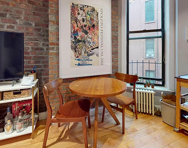 Mott & Prince St - Photo Thumbnail 2