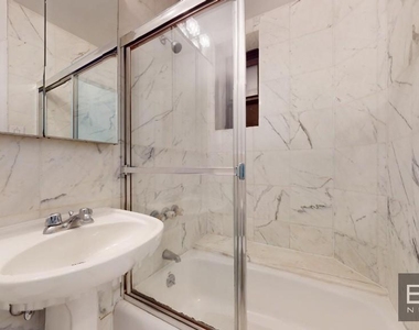 East 83rd Street - Photo Thumbnail 3