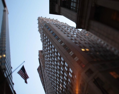 Wall Street - Photo Thumbnail 0