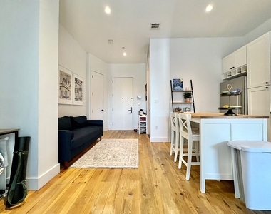 212 North 4th Street - Photo Thumbnail 2