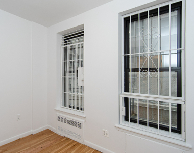 450 East 81st Street - Photo Thumbnail 5