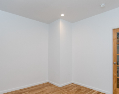 450 East 81st Street - Photo Thumbnail 7