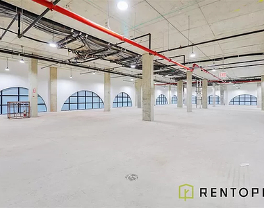 187 Kent Avenue - Photo Thumbnail 12