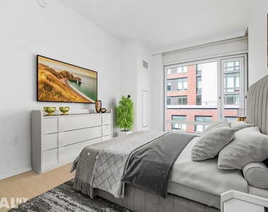 572 Eleventh Avenue - Photo Thumbnail 2