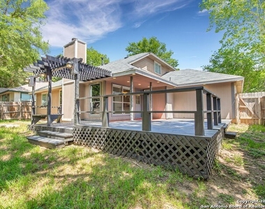 11501 Forest Hollow - Photo Thumbnail 24