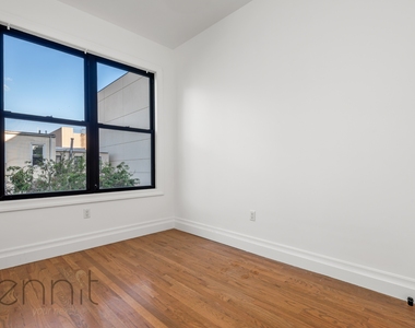 1622 Summerfield Street - Photo Thumbnail 6