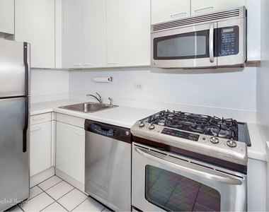 200 E 89th St - Photo Thumbnail 1