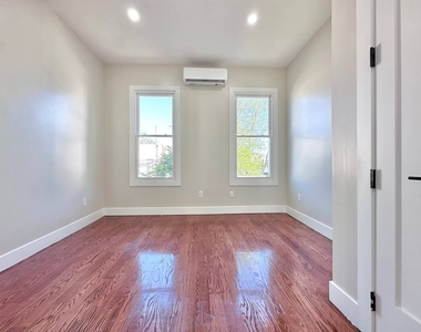 1611 Hancock Street - Photo Thumbnail 10
