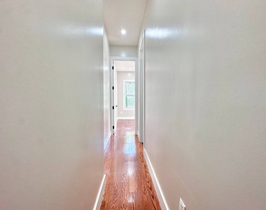 1611 Hancock Street - Photo Thumbnail 17