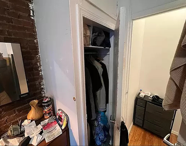 370 West 46th Street - Photo Thumbnail 10