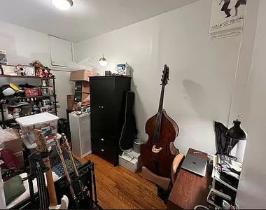 370 West 46th Street - Photo Thumbnail 9