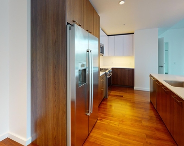 399 Fremont St - Photo Thumbnail 1