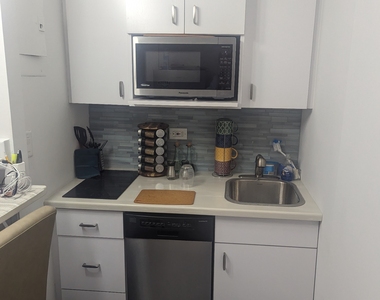 5 Tudor City Place - Photo Thumbnail 2