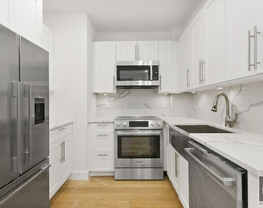 East 48th Street - Photo Thumbnail 3