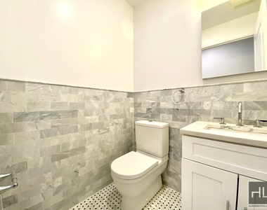 East 48th Street - Photo Thumbnail 4