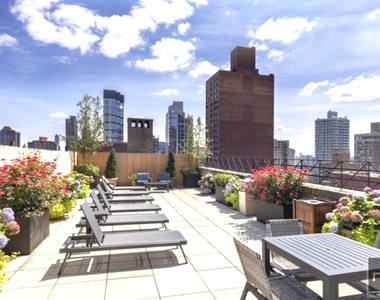 East 34 Street - Photo Thumbnail 5