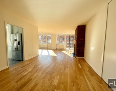 East 34 Street - Photo Thumbnail 9
