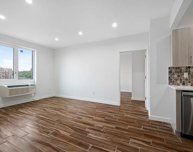 906 East New York Avenue - Photo Thumbnail 5