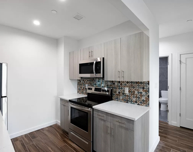 906 East New York Avenue - Photo Thumbnail 3