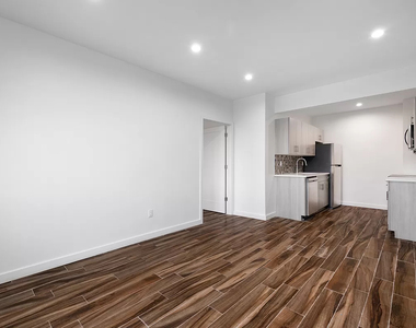 906 East New York Avenue - Photo Thumbnail 6