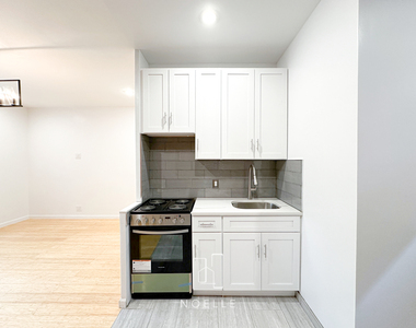 611 Flatbush Avenue - Photo Thumbnail 4
