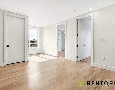 922 Dekalb Avenue - Photo Thumbnail 5