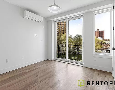 922 Dekalb Avenue - Photo Thumbnail 7