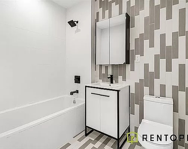 922 Dekalb Avenue - Photo Thumbnail 8