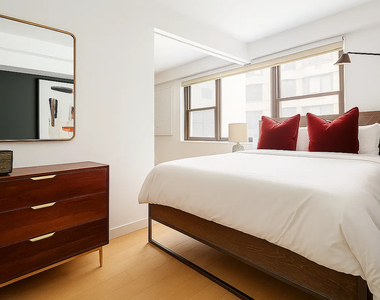 East 39th Street - Photo Thumbnail 2