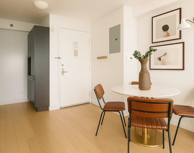 East 39th Street - Photo Thumbnail 4