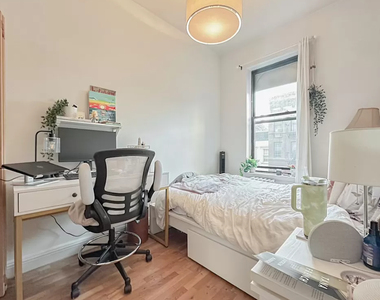 East 84th Street and 1st Avenue - Photo Thumbnail 5