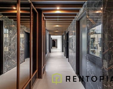228 Berry Street - Photo Thumbnail 14