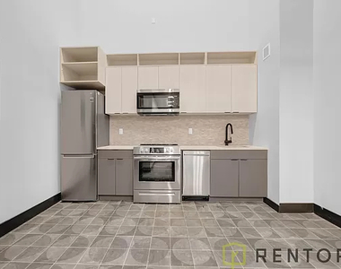 475 Grand Street - Photo Thumbnail 3