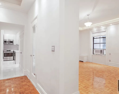 7 Avenue - Photo Thumbnail 2