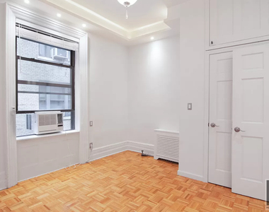 7 Avenue - Photo Thumbnail 1