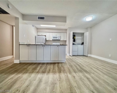 5307 Summerlin Road - Photo Thumbnail 2
