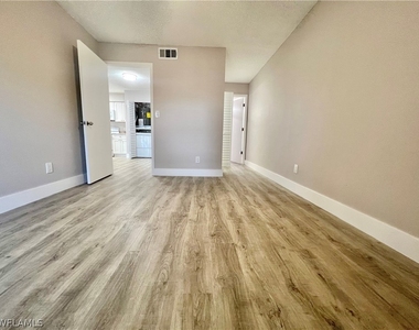 5307 Summerlin Road - Photo Thumbnail 10