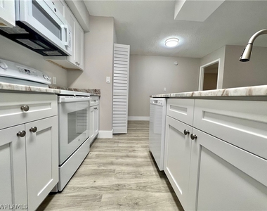 5307 Summerlin Road - Photo Thumbnail 7